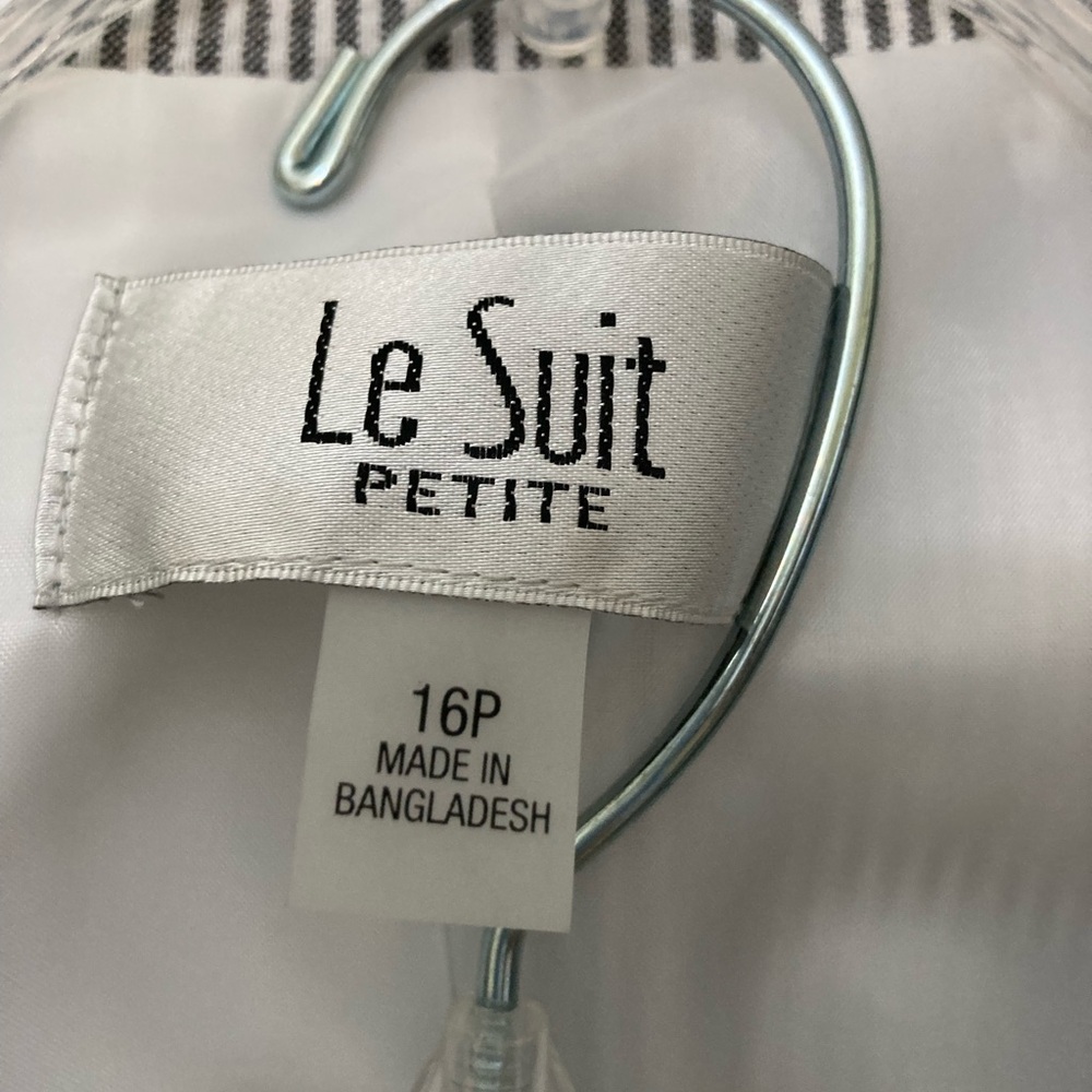 NWT  Le Suit Petite Striped Ruched-Sleeve Fully Lined One-Button Pantsuit - Picture 3 of 9